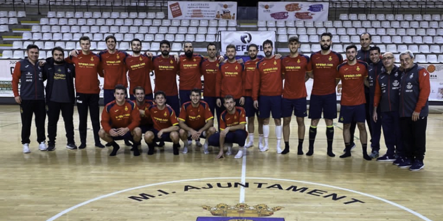 111120 Hispanos Covid Handball100x100